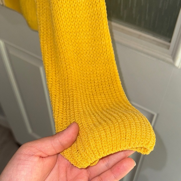 Chic Yellow Women's Cardigan Sweater - Picture 4 of 6